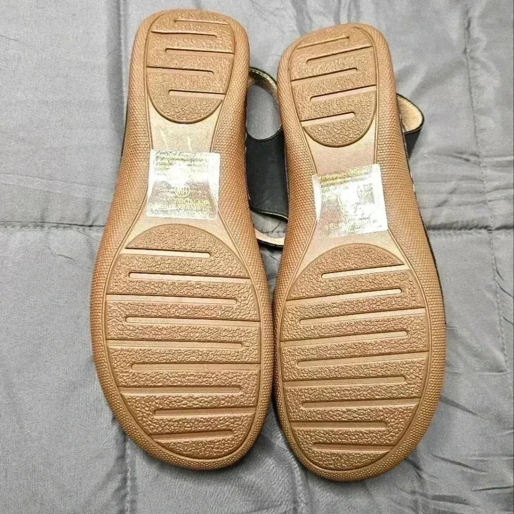 Atalina sandals. NWOT - Picture 5 of 6